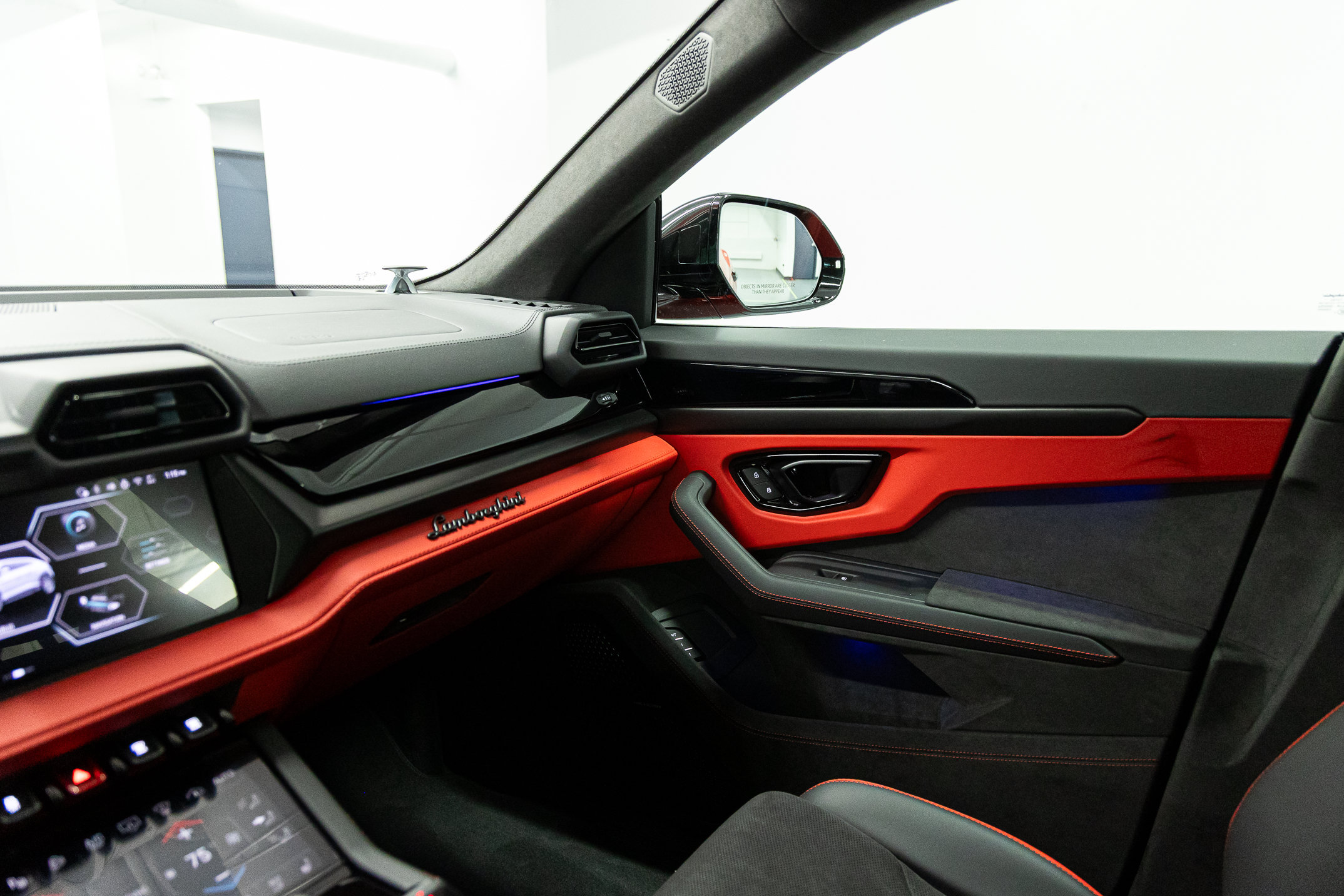 2026 Lamborghini Urus SE - Photo 49