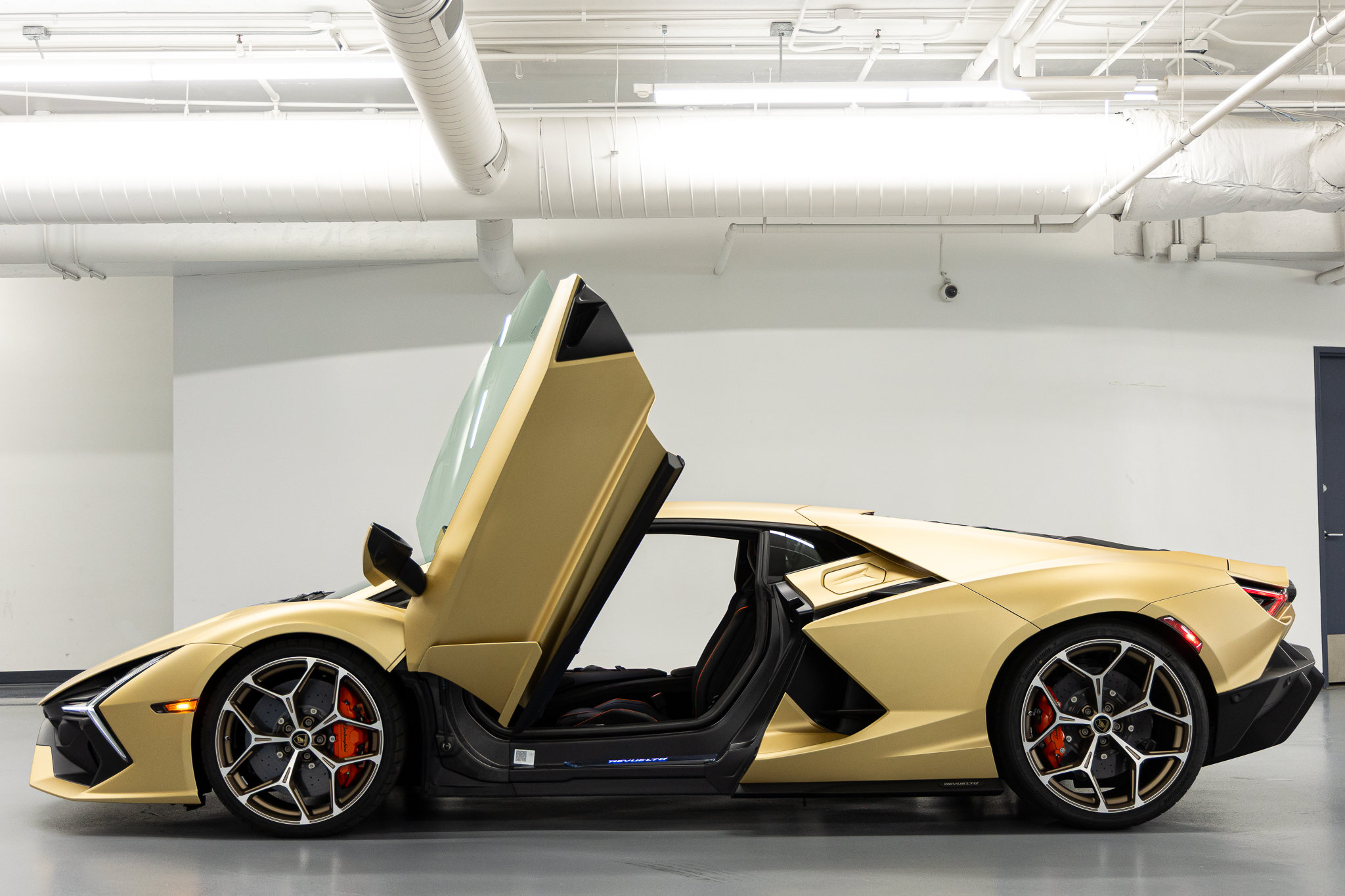 2026 Lamborghini Revuelto Base - Photo 4