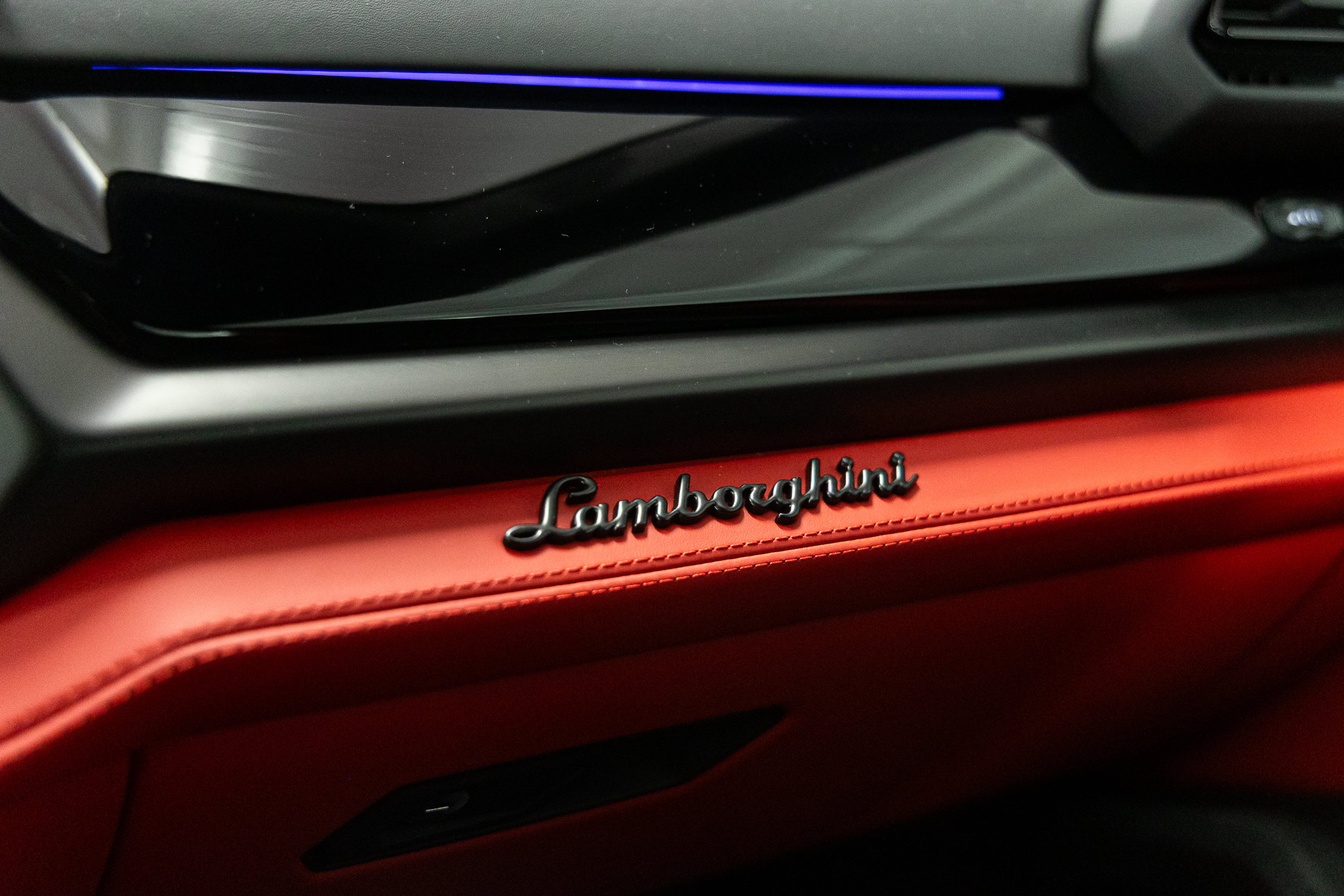 2026 Lamborghini Urus SE - Photo 48