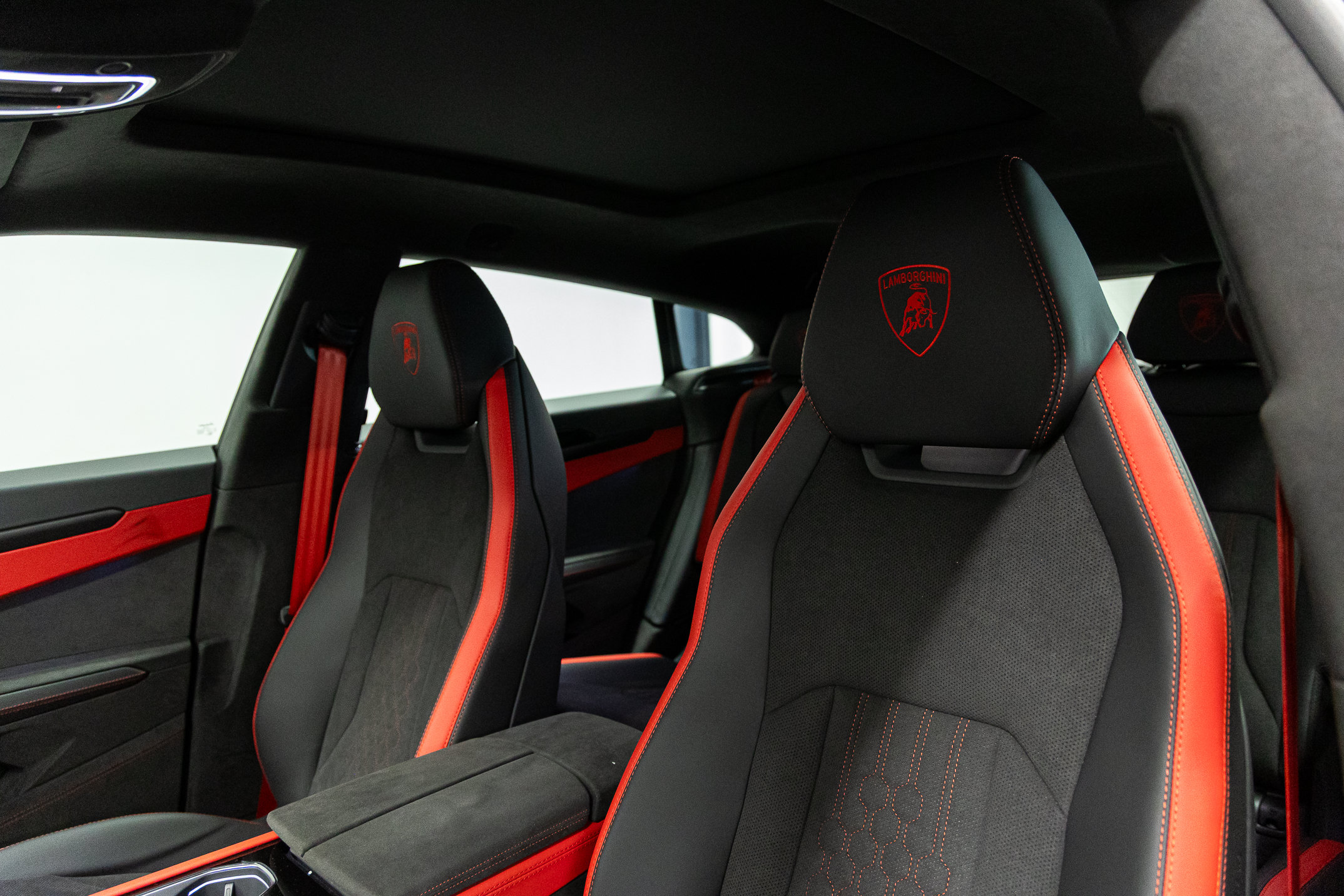 2026 Lamborghini Urus SE - Photo 29