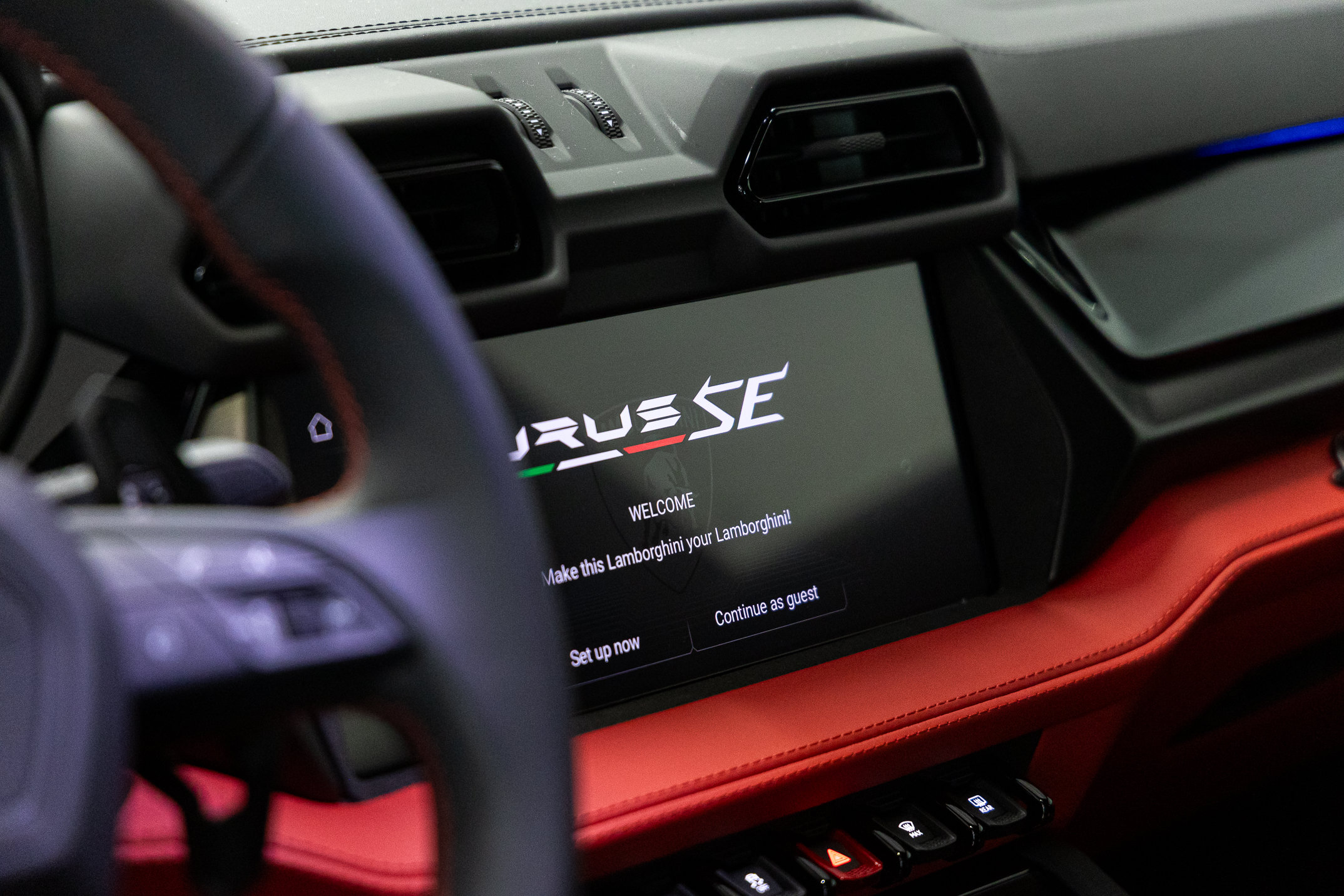 2026 Lamborghini Urus SE - Photo 38