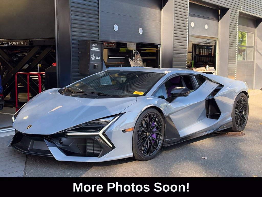  Lamborghini Revuelto