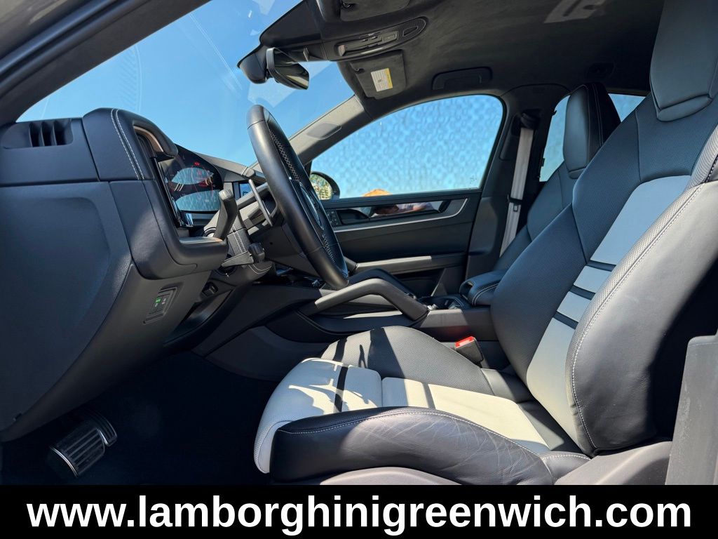2024 Porsche Cayenne Coupe Turbo GT - Photo 24