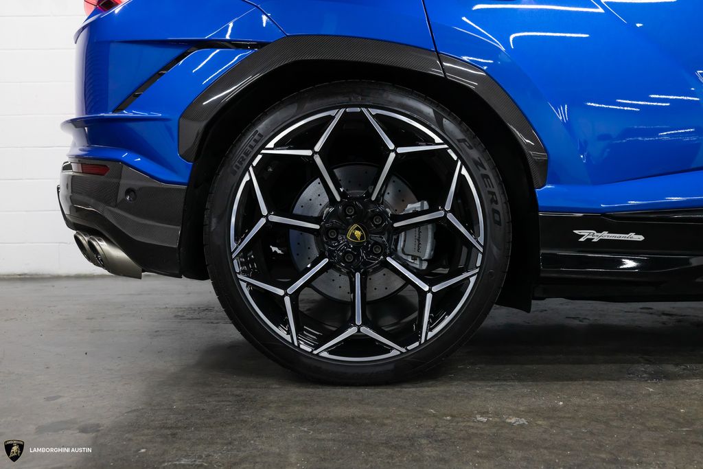2024 Lamborghini Urus Performante - Photo 14