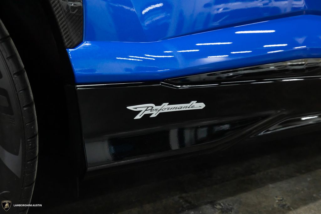 2024 Lamborghini Urus Performante - Photo 15