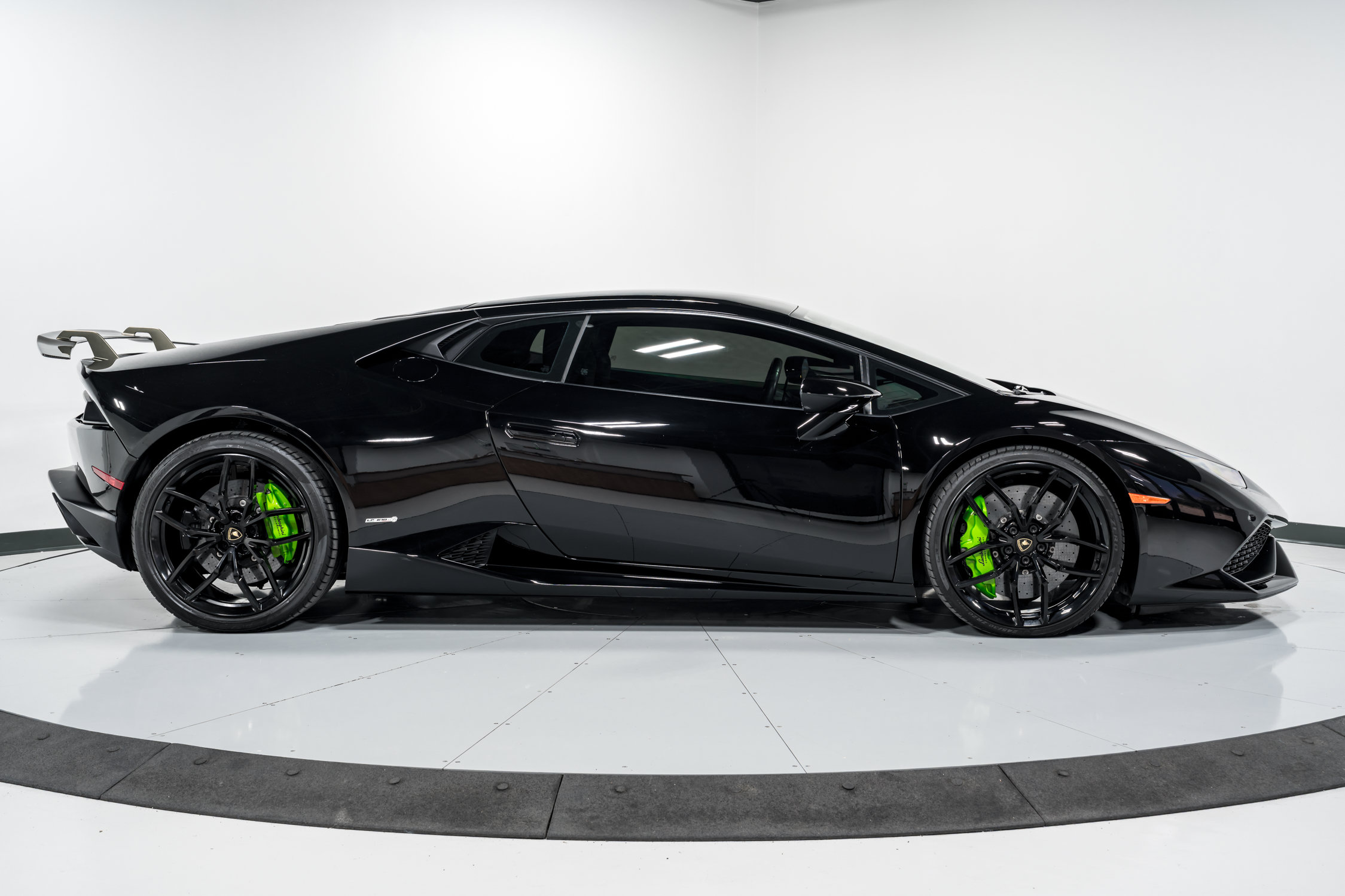Used 2016 Lamborghini Huracan LP610-4 Coupe