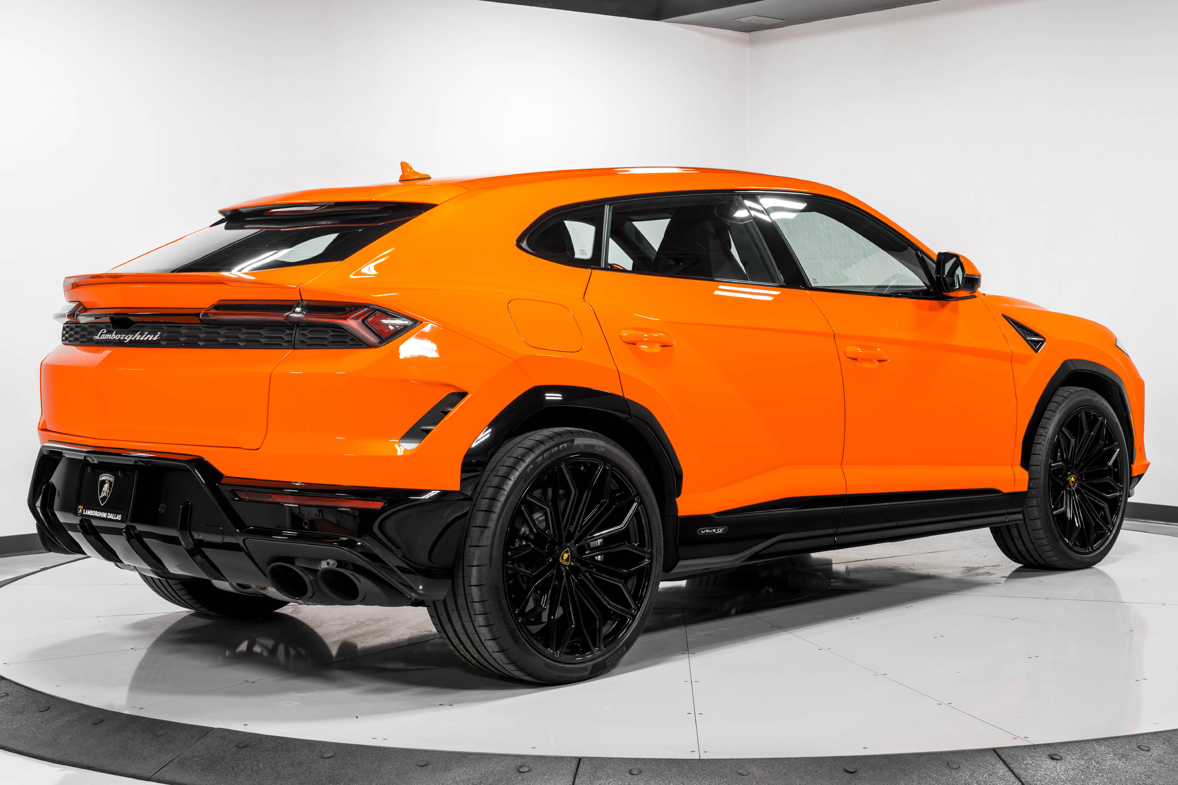 Used 2025 Lamborghini Urus SE SUV