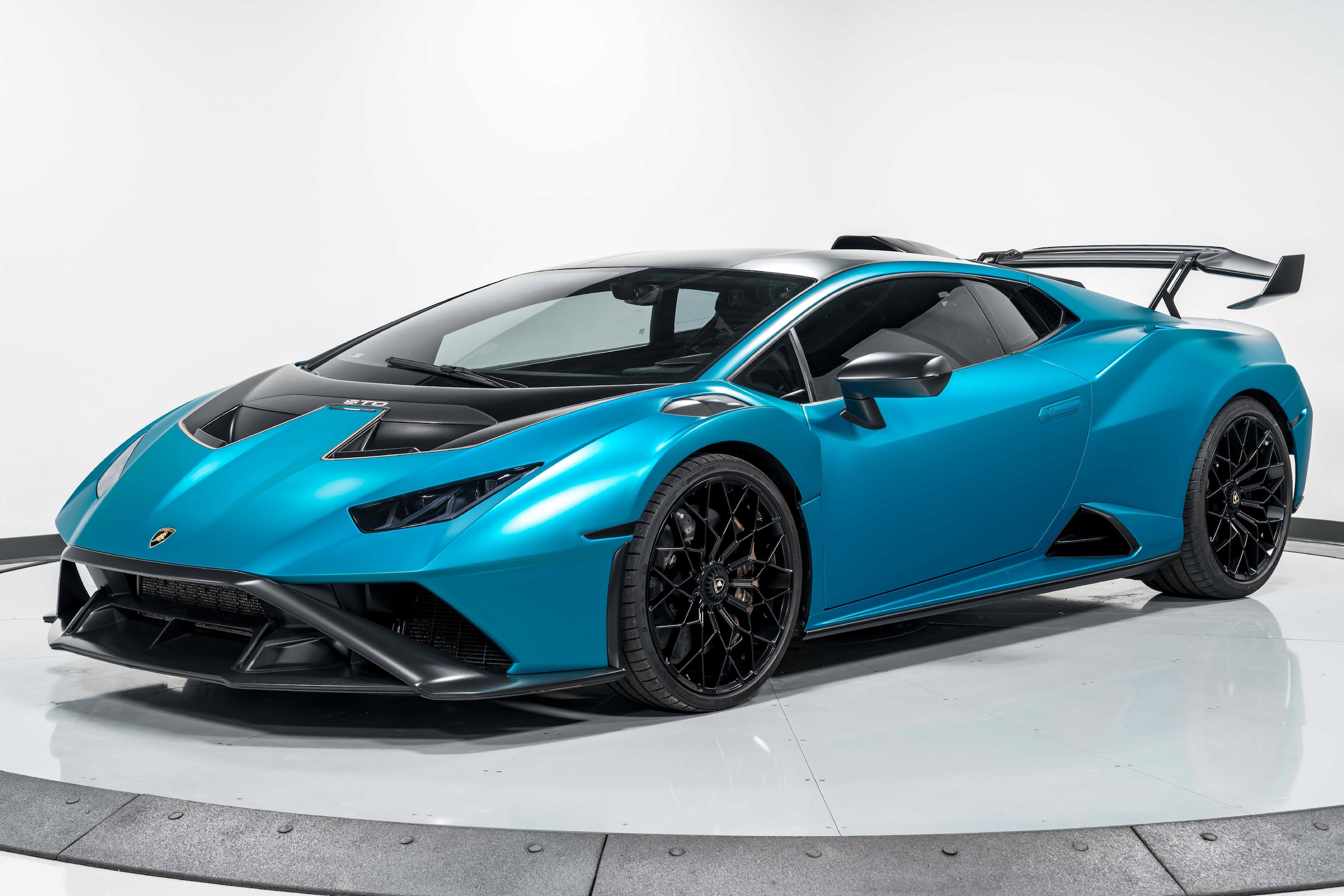 2022 Lamborghini Huracan STO - Photo 7