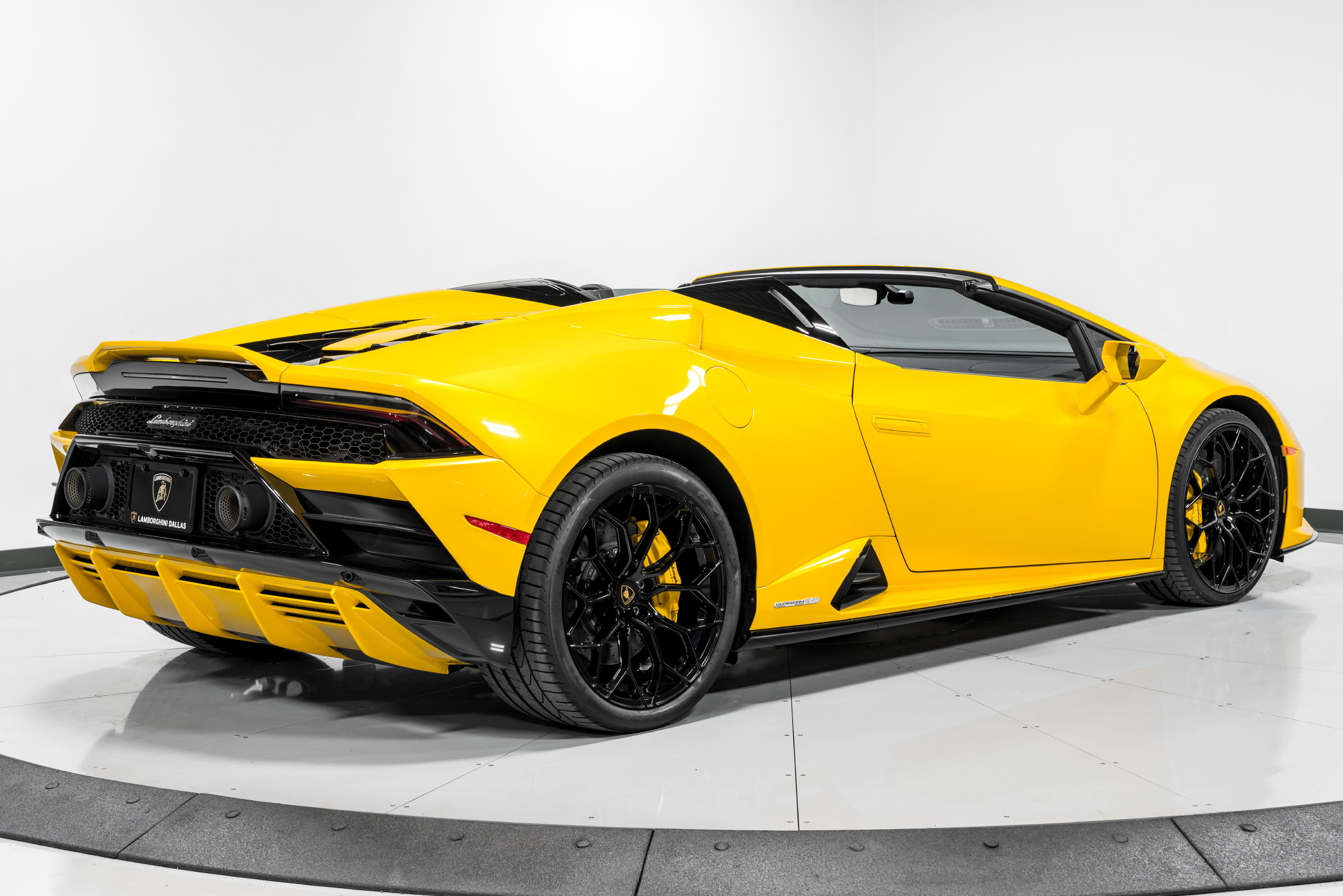 Used 2024 Lamborghini Huracan EVO Spyder AWD Convertible
