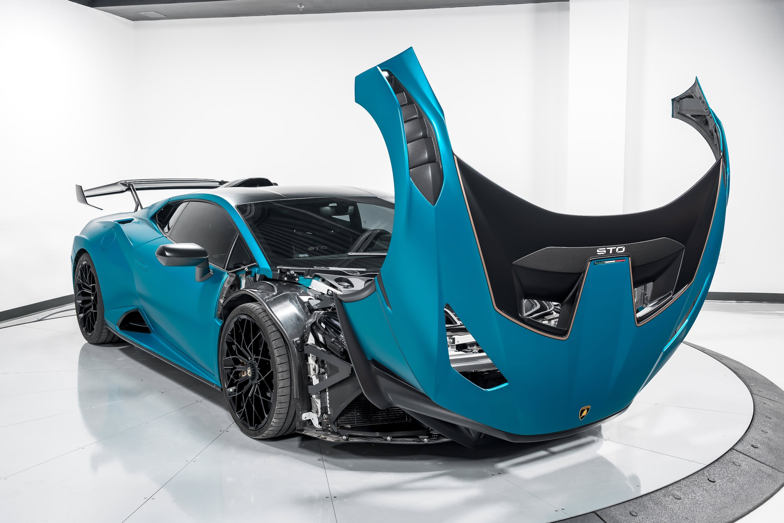 2022 Lamborghini Huracan STO - Photo 39