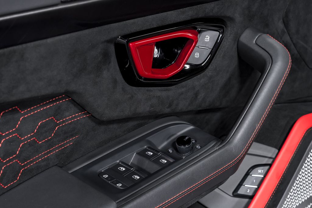 2024 Lamborghini Urus Performante - Photo 10