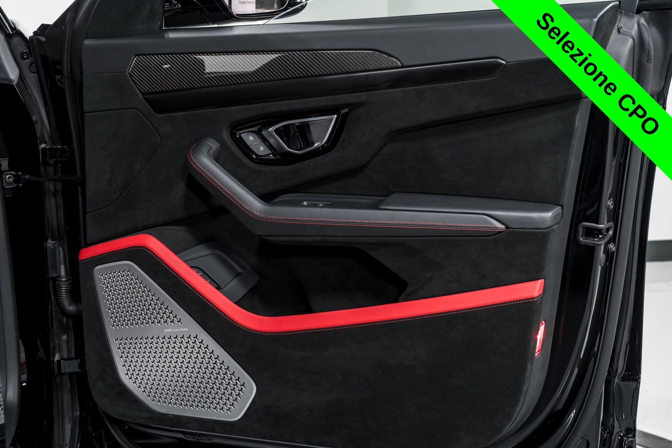 2023 Lamborghini Urus Performante - Photo 45