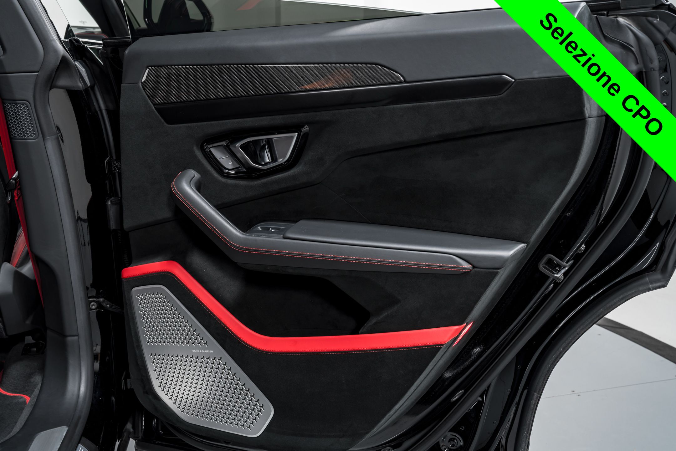 2023 Lamborghini Urus Performante - Photo 38