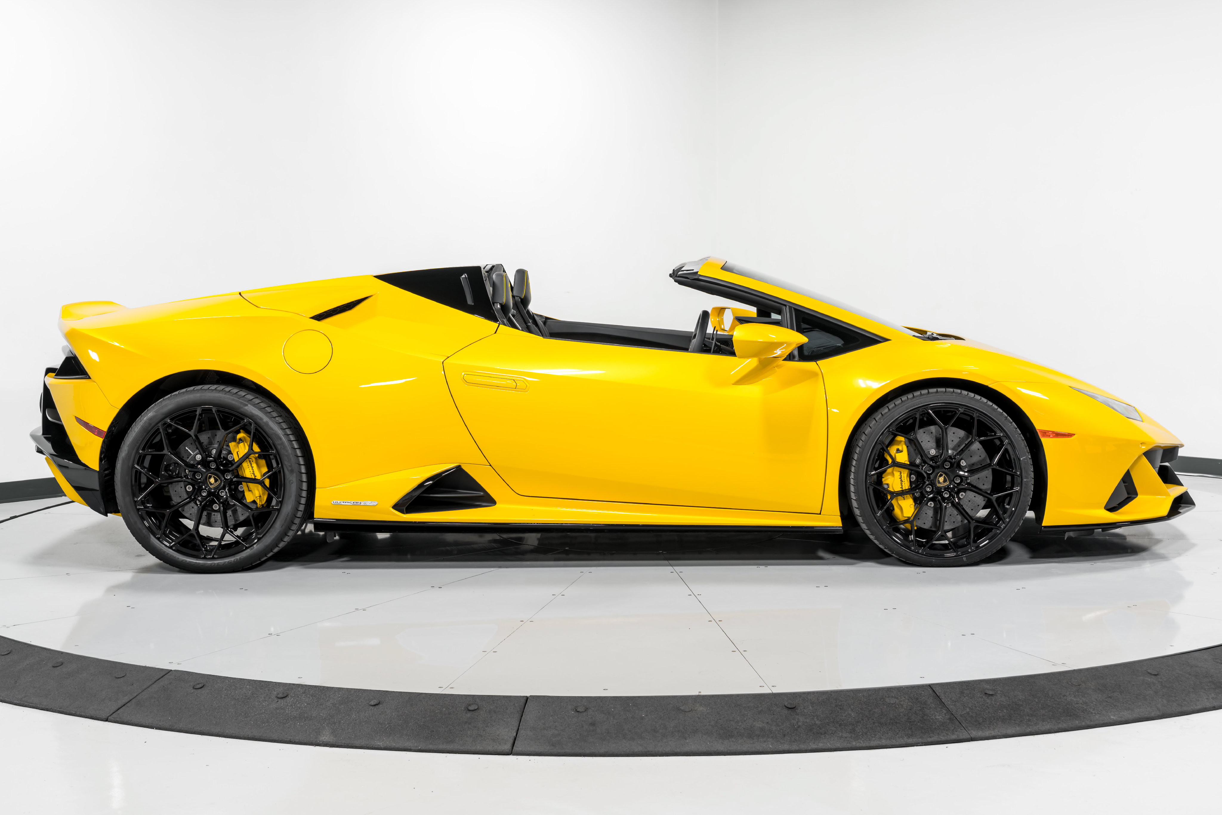 Used 2024 Lamborghini Huracan EVO Spyder AWD Convertible
