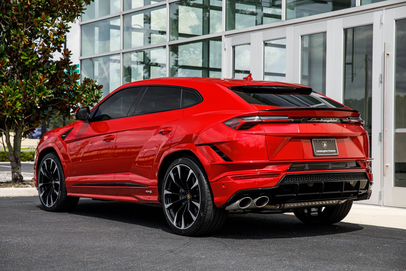 2024 Lamborghini Urus S - Photo 13