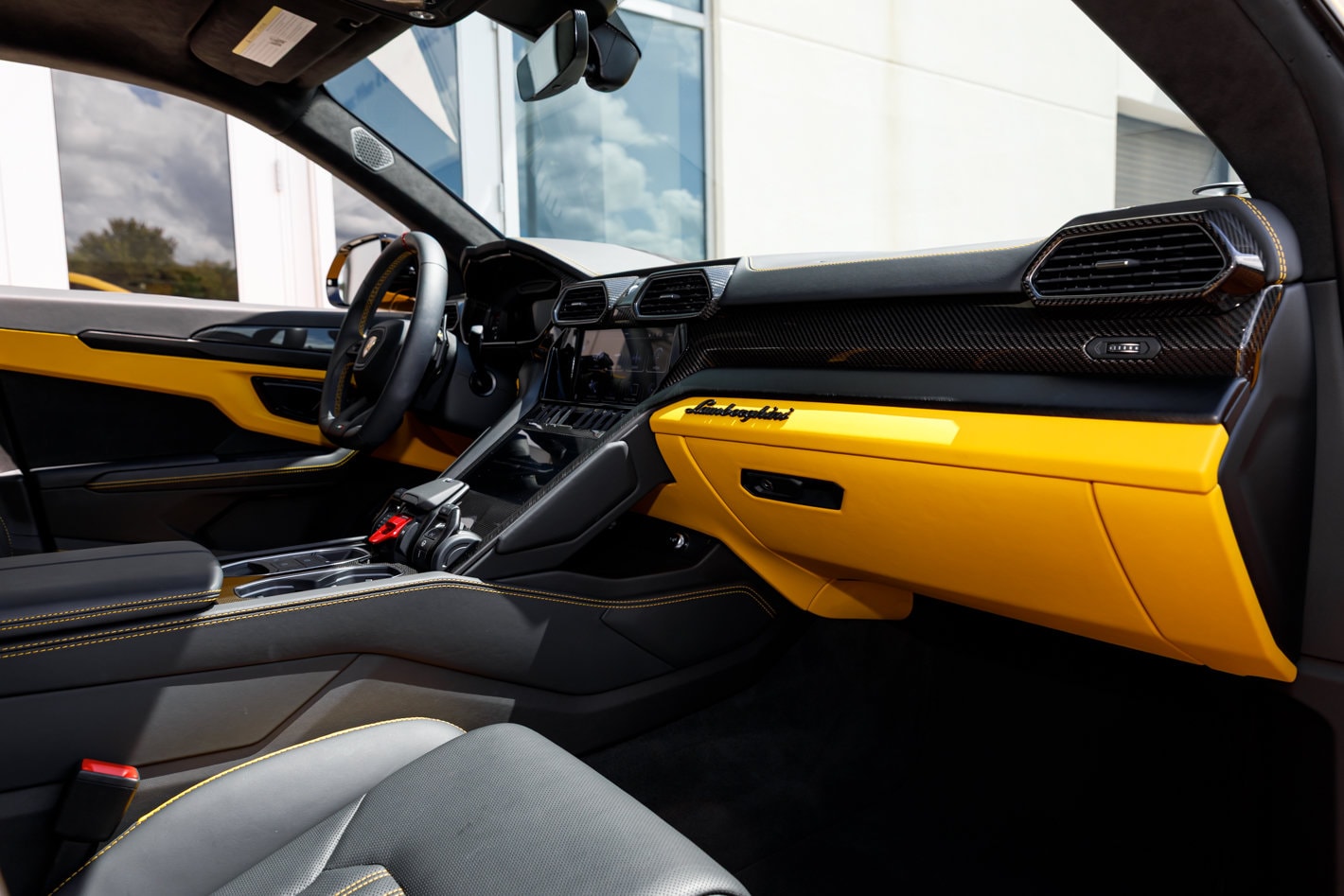 2024 Lamborghini Urus S - Photo 44