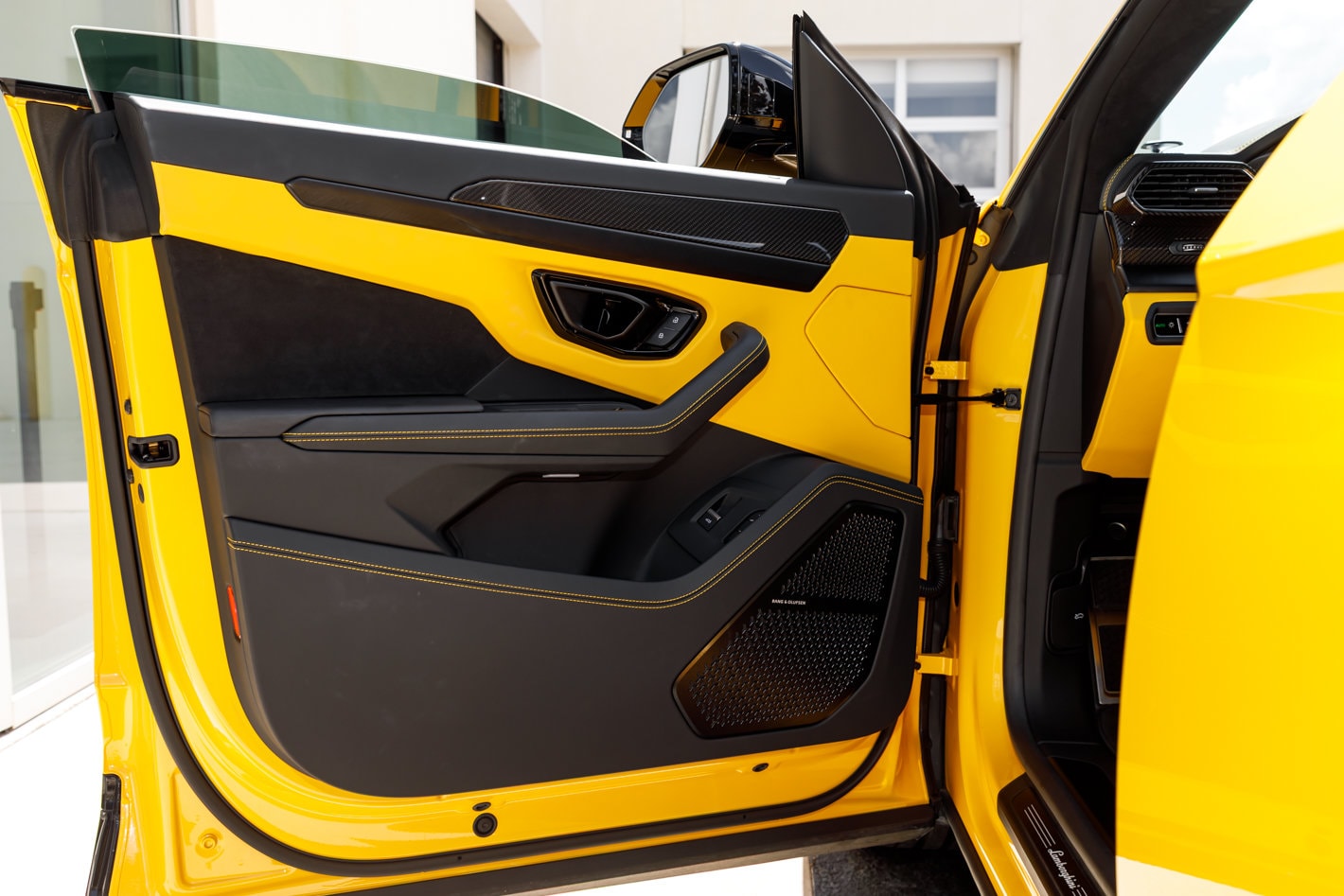 2024 Lamborghini Urus S - Photo 26