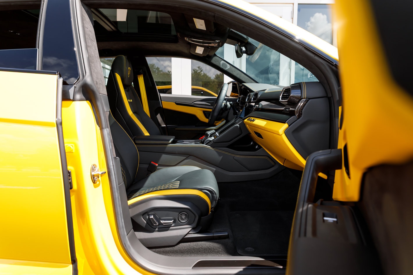 2024 Lamborghini Urus S - Photo 45