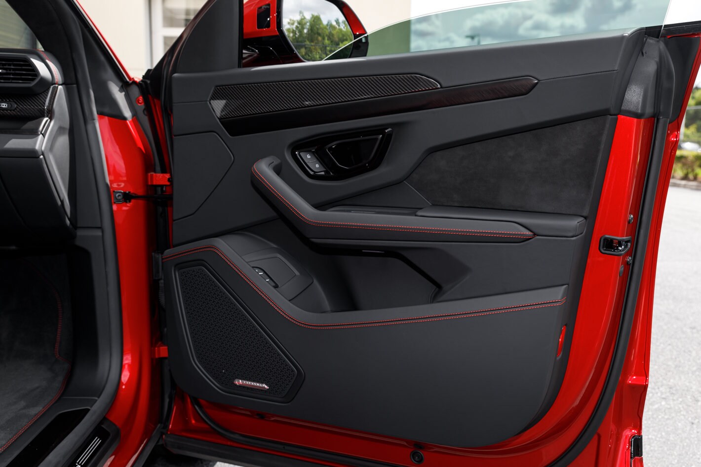 2024 Lamborghini Urus S - Photo 47