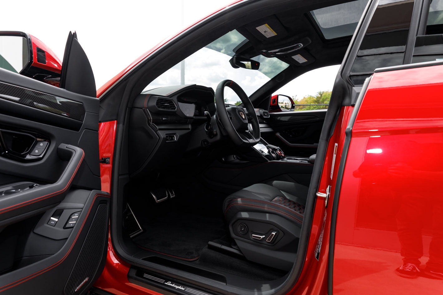 2024 Lamborghini Urus S - Photo 29