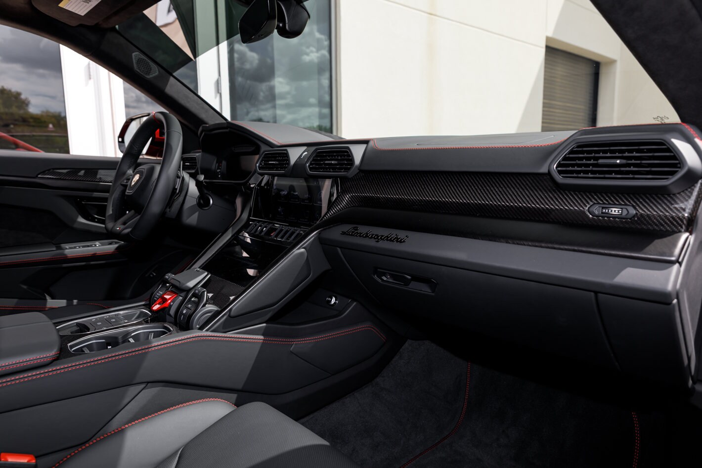 2024 Lamborghini Urus S - Photo 46