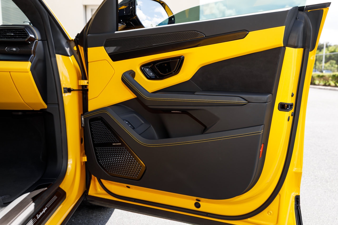 2024 Lamborghini Urus S - Photo 46