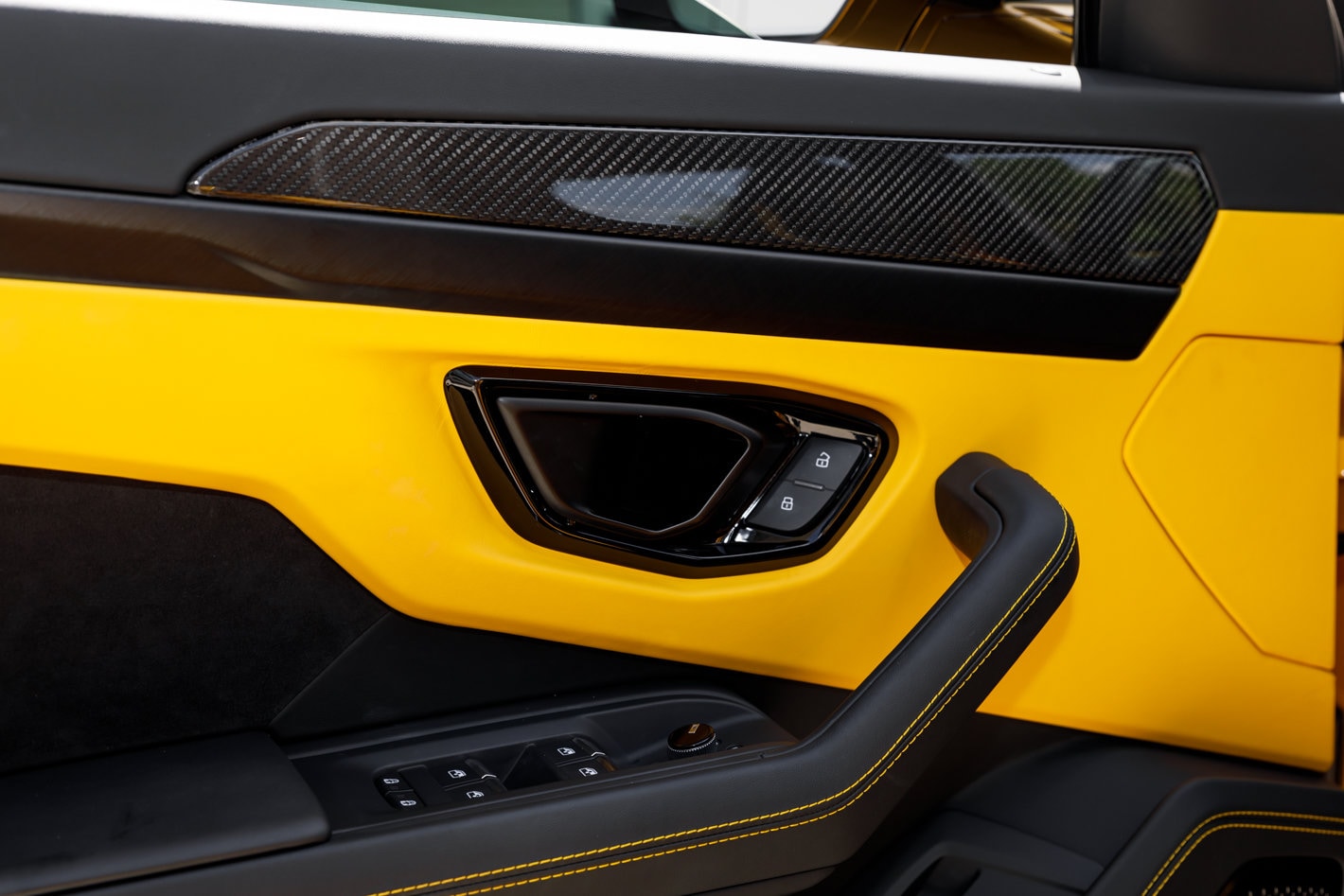 2024 Lamborghini Urus S - Photo 27