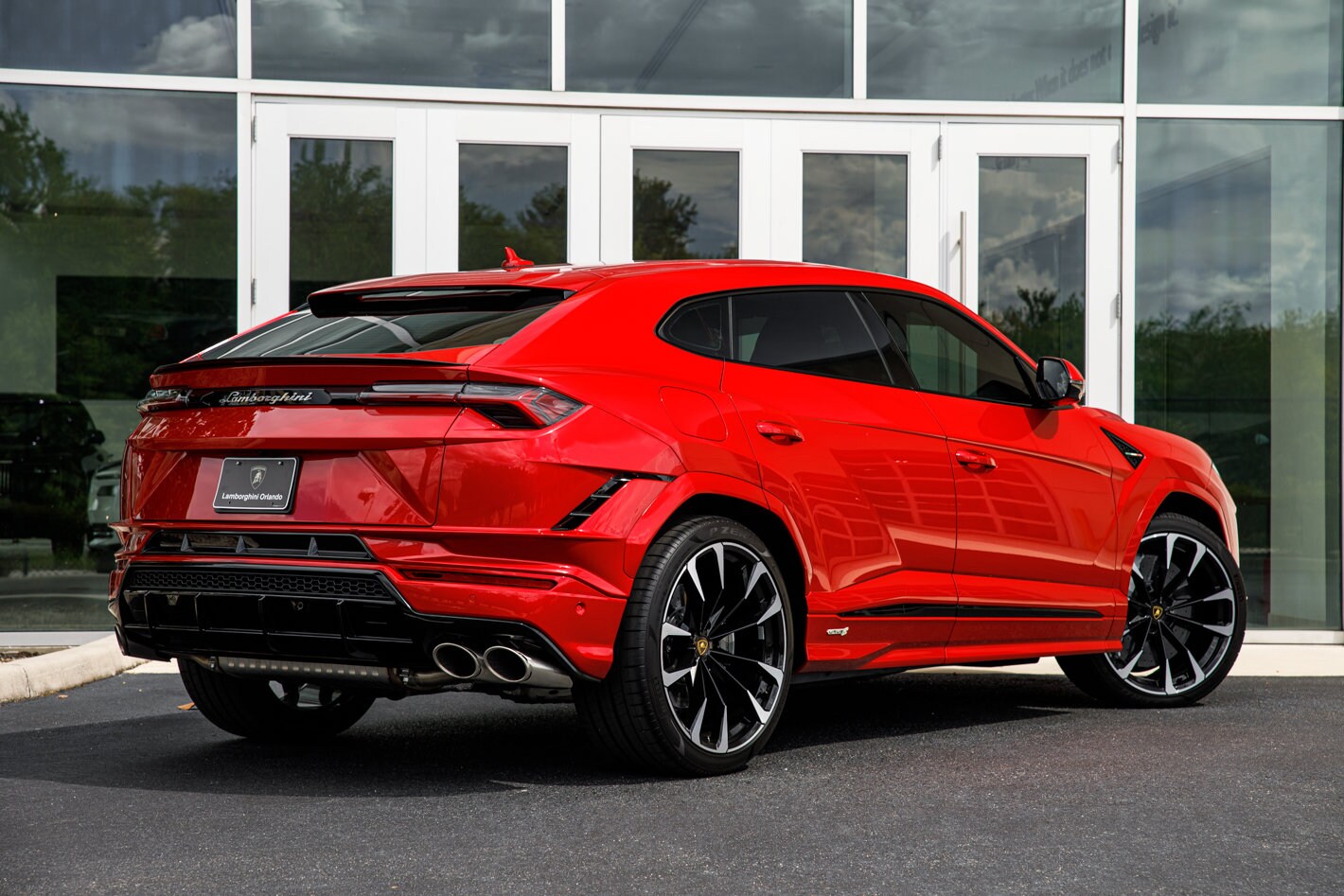 2024 Lamborghini Urus S - Photo 17