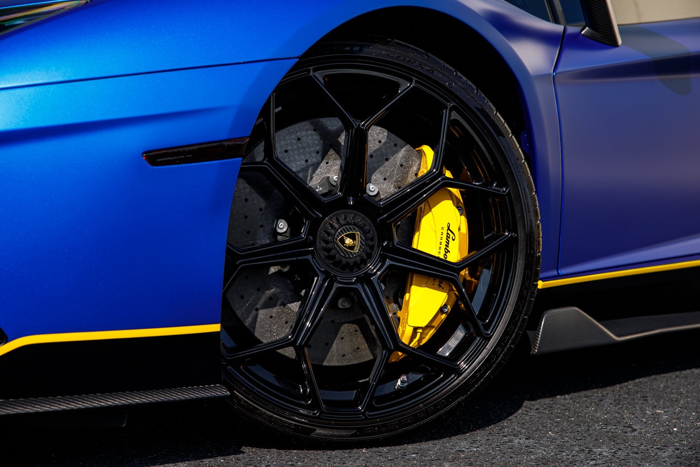 2022 Lamborghini Aventador Ultimae - Photo 3