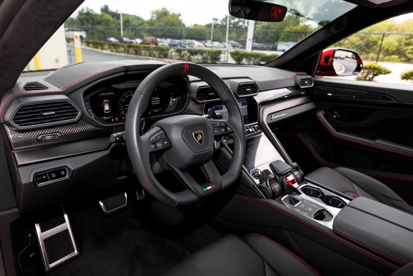 2024 Lamborghini Urus S - Photo 30