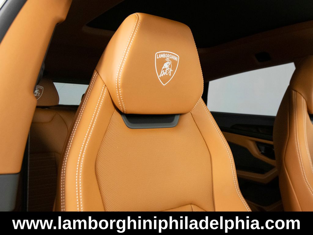 2025 Lamborghini Urus SE - Photo 36