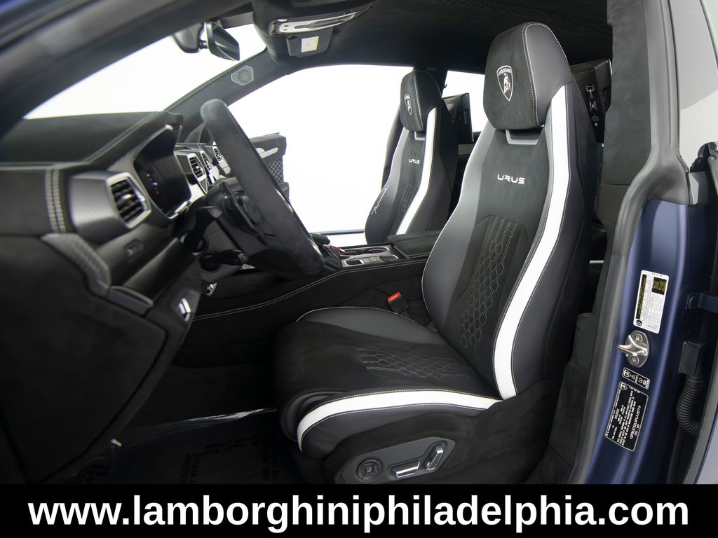 2023 Lamborghini Urus Performante - Photo 10