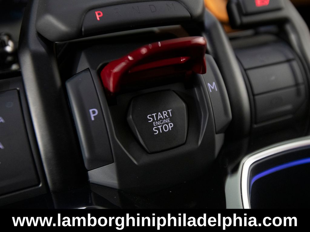 2025 Lamborghini Urus SE - Photo 23