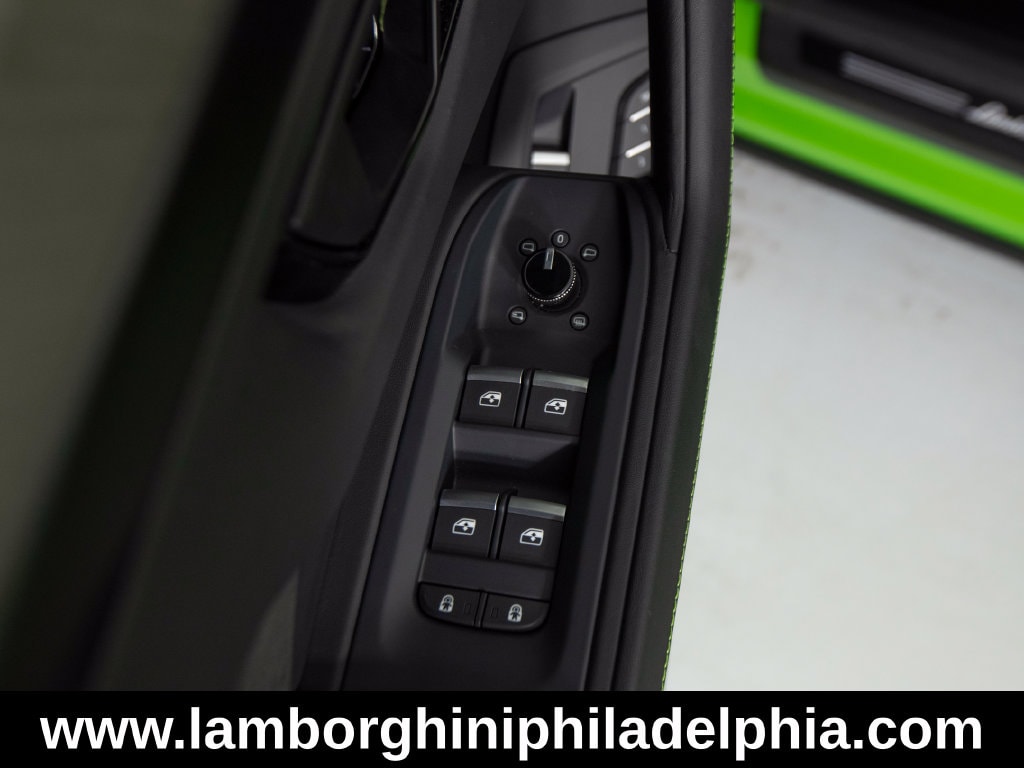 2023 Lamborghini Urus S - Photo 15