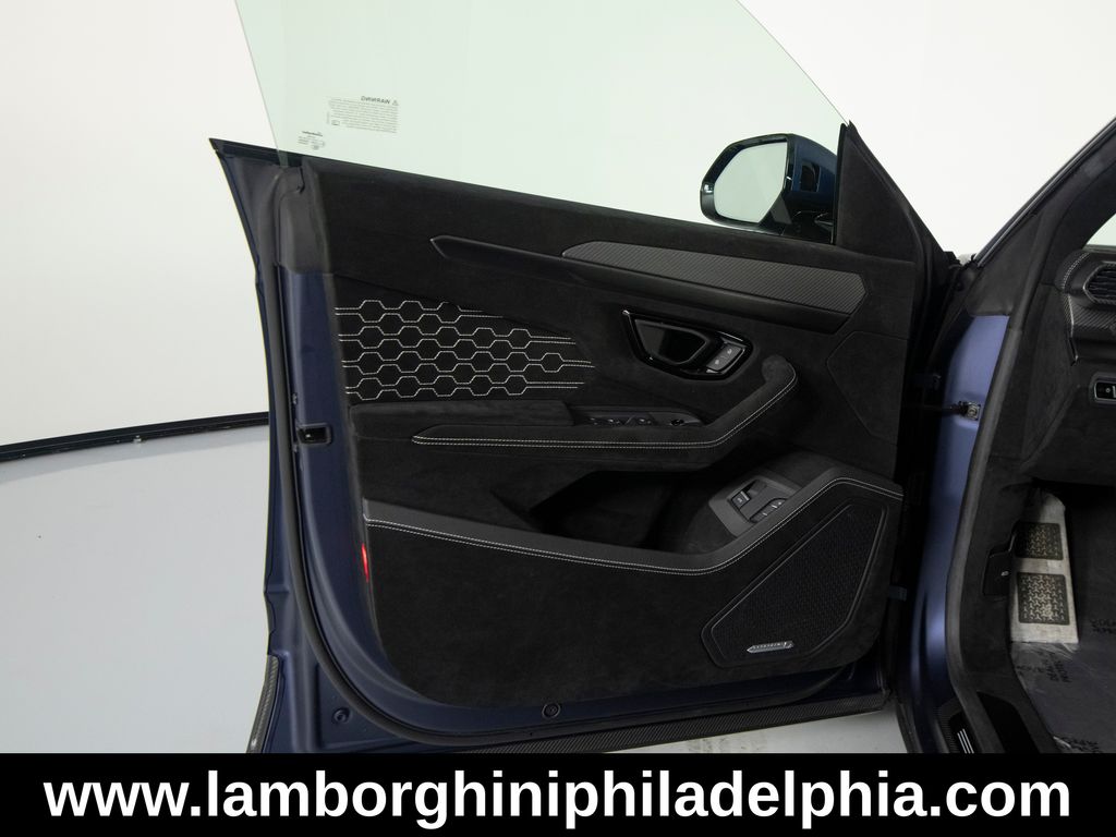 2023 Lamborghini Urus Performante - Photo 12
