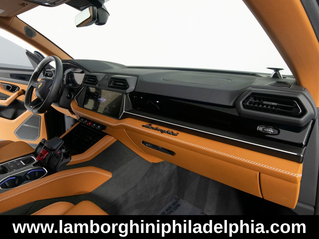 2025 Lamborghini Urus SE - Photo 27
