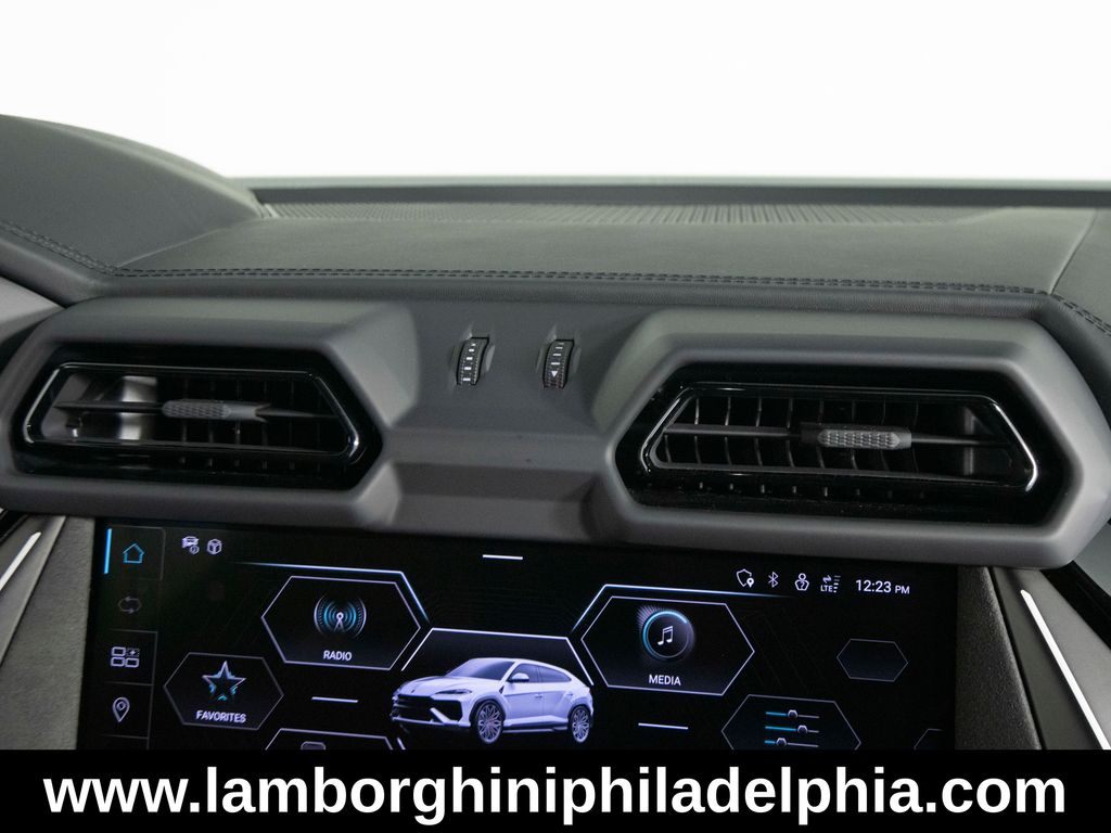 2025 Lamborghini Urus SE - Photo 33