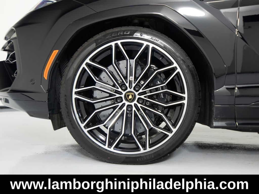 2025 Lamborghini Urus SE - Photo 9