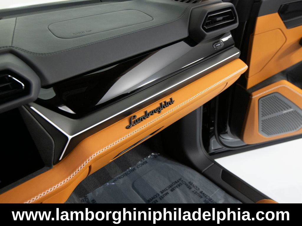 2025 Lamborghini Urus SE - Photo 26