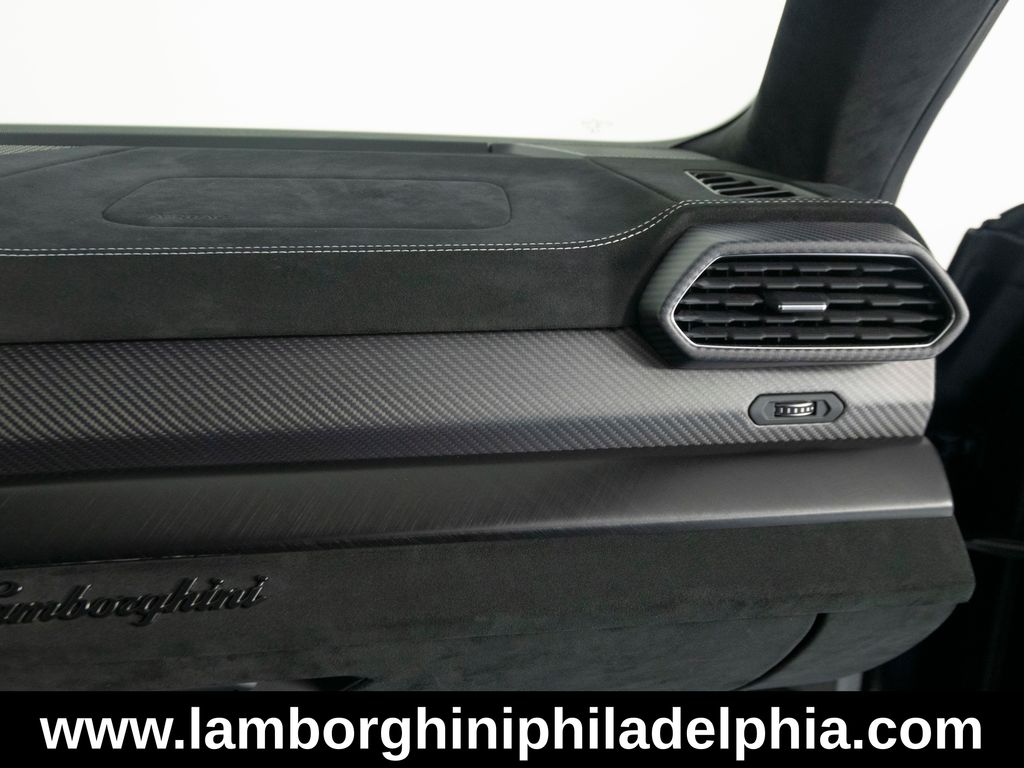 2023 Lamborghini Urus Performante - Photo 37