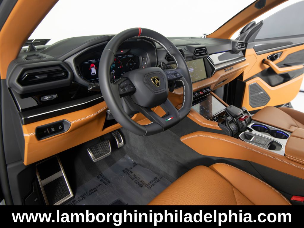 2025 Lamborghini Urus SE - Photo 11