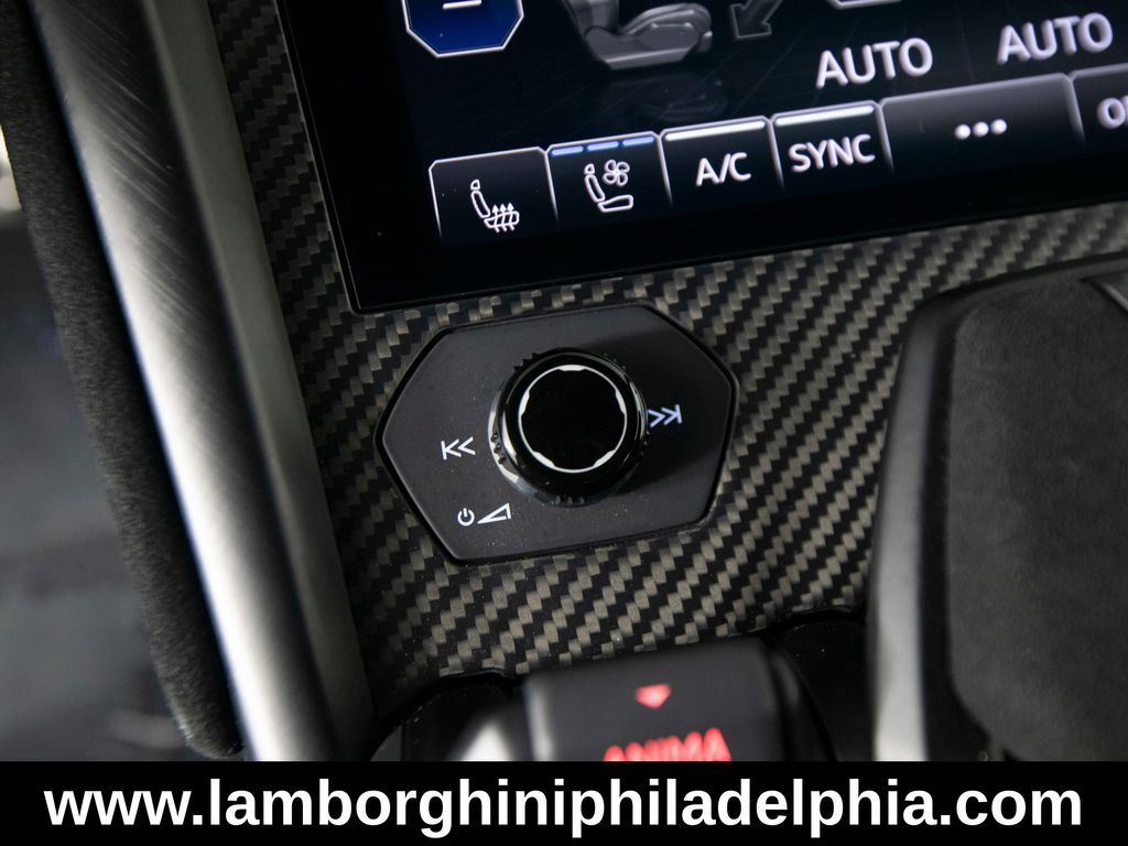 2023 Lamborghini Urus Performante - Photo 28