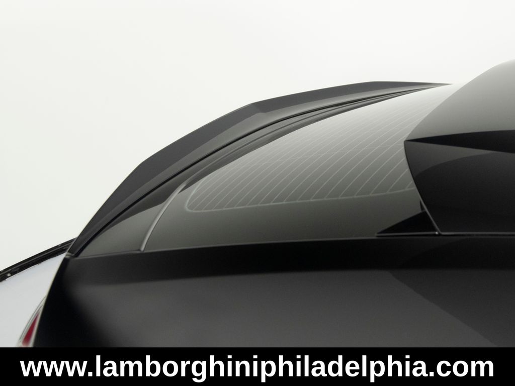 2025 Lamborghini Urus SE - Photo 42