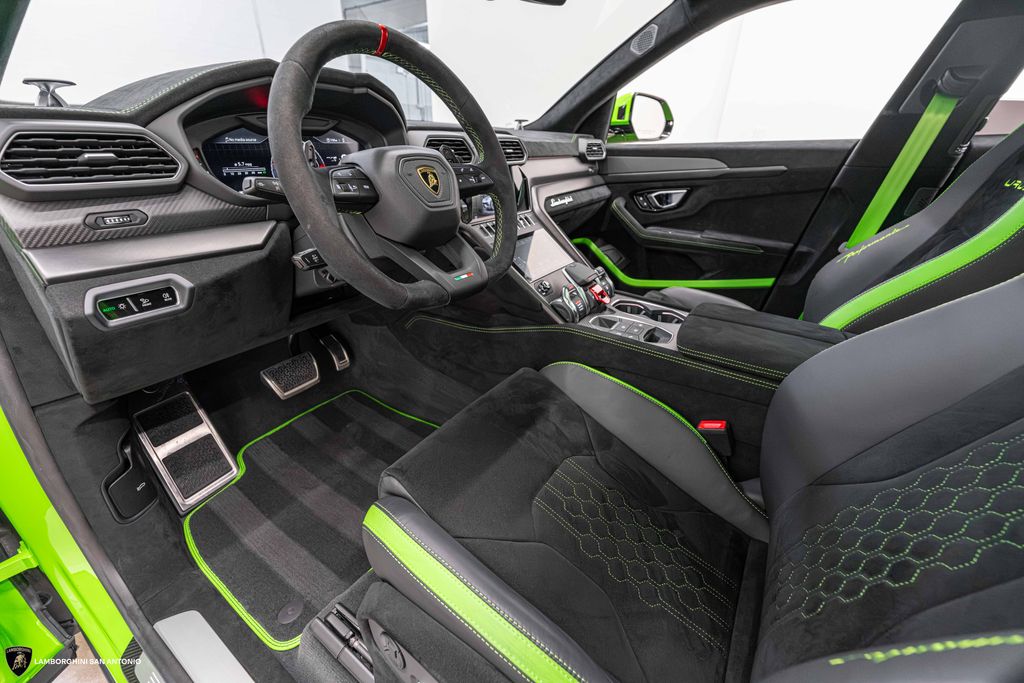 2024 Lamborghini Urus Performante - Photo 40