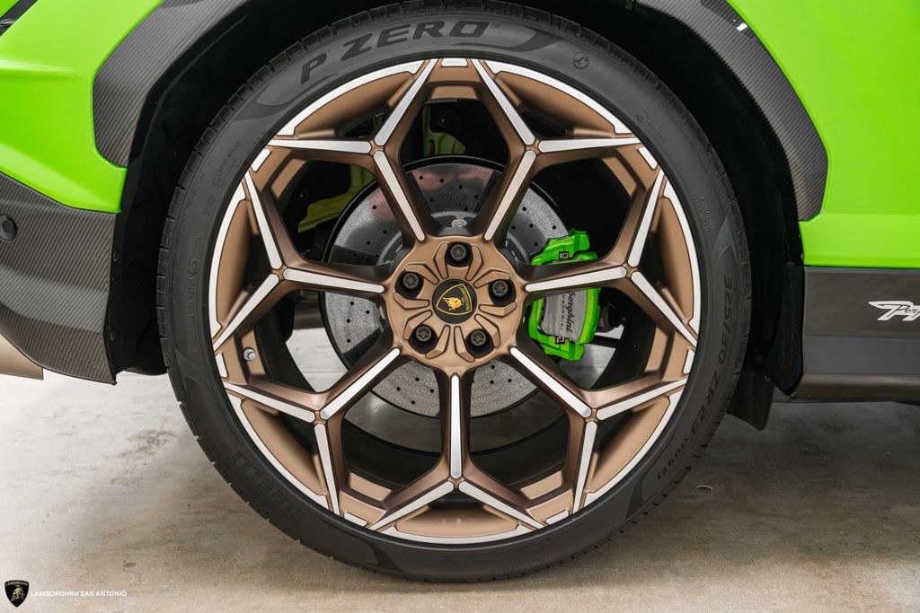2024 Lamborghini Urus Performante - Photo 8