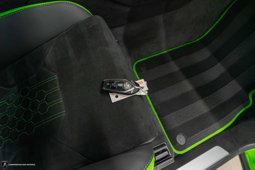 2024 Lamborghini Urus Performante - Photo 34