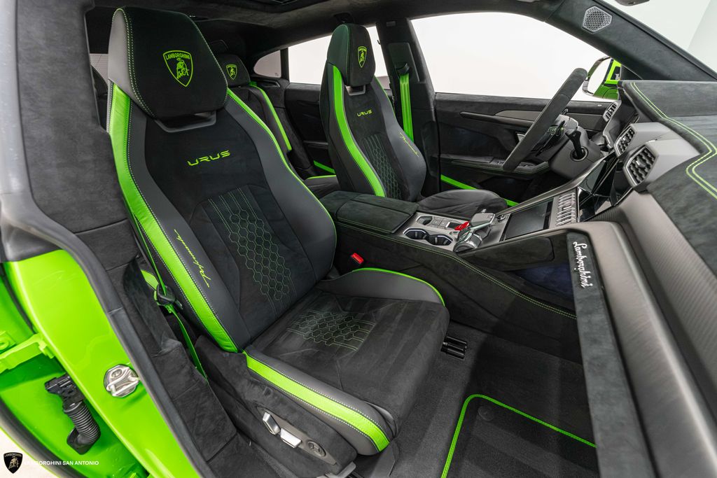 2024 Lamborghini Urus Performante - Photo 24