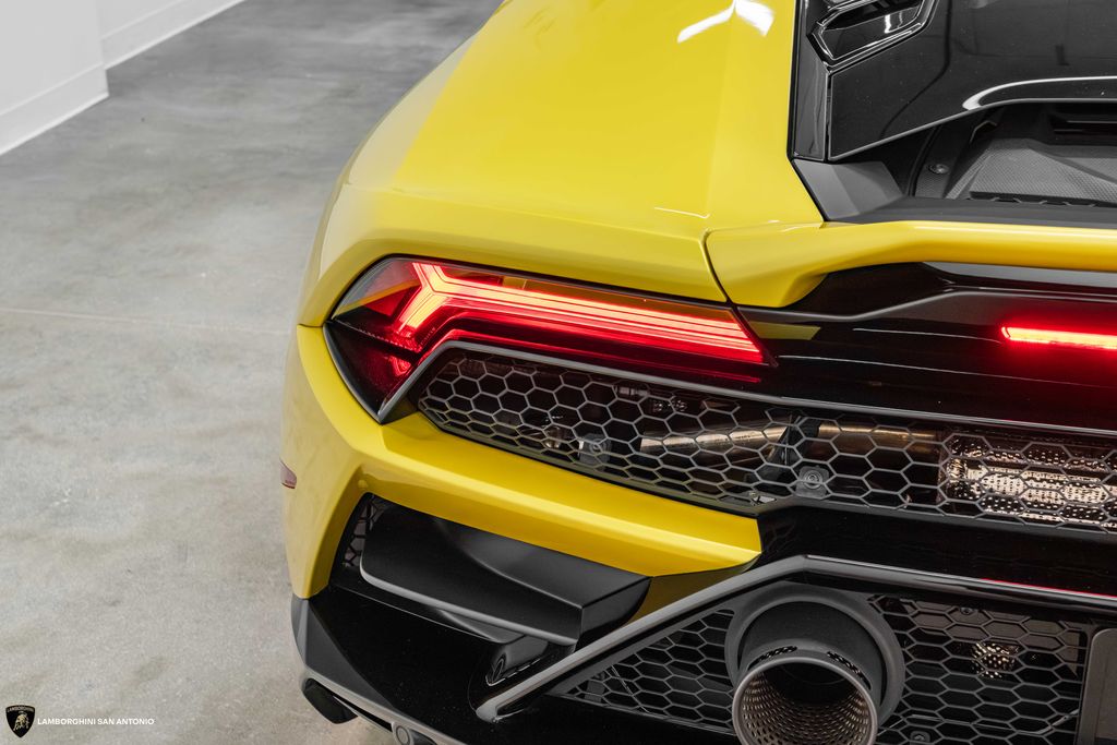 2020 Lamborghini Huracan EVO - Photo 17