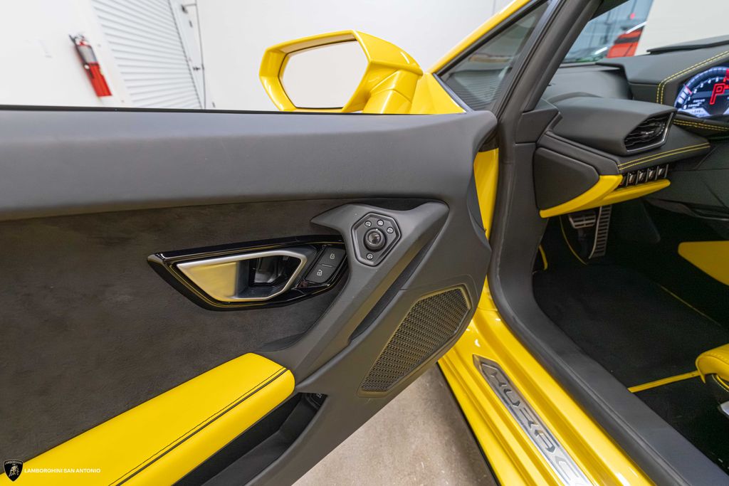 2020 Lamborghini Huracan EVO - Photo 29