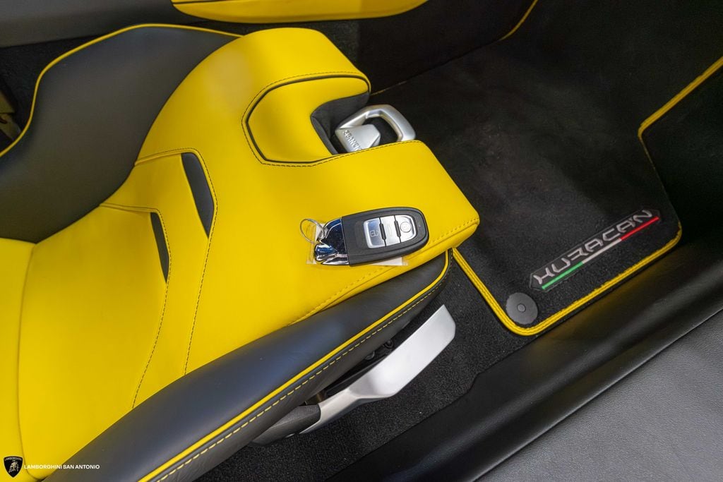 2020 Lamborghini Huracan EVO - Photo 27